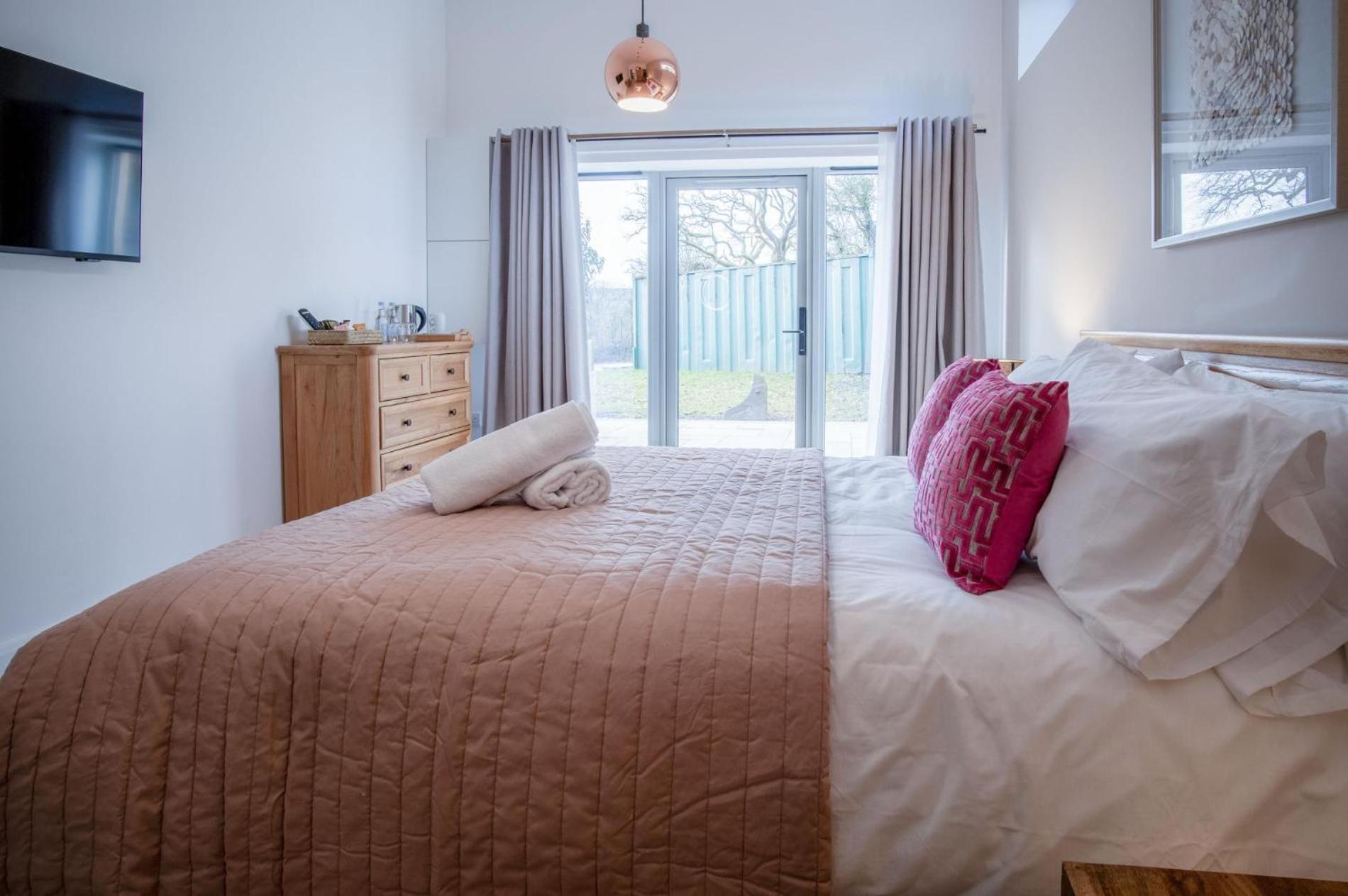 Suite 12 - Sleeping Giant Hotel - Pen Y Cae Inn Brecon Exteriör bild