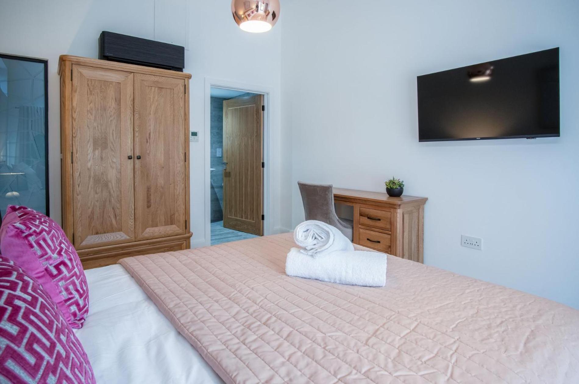Suite 12 - Sleeping Giant Hotel - Pen Y Cae Inn Brecon Exteriör bild