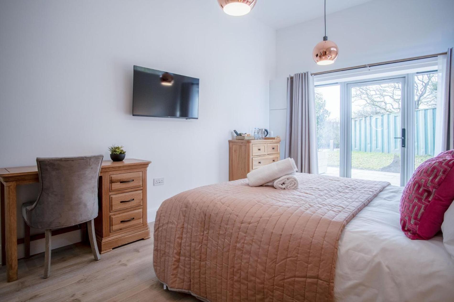 Suite 12 - Sleeping Giant Hotel - Pen Y Cae Inn Brecon Exteriör bild